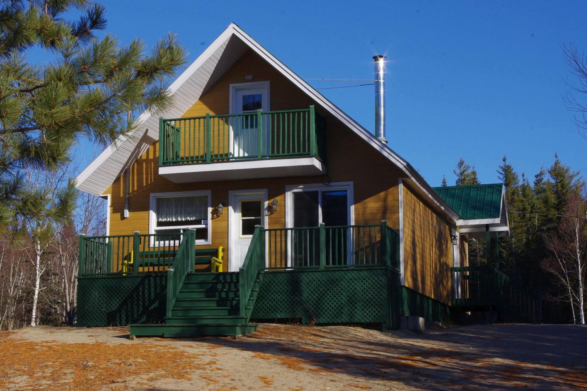 Auberge La Taniere Tadoussac Exterior photo